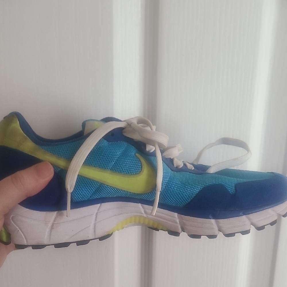 Nike Womens Blue and Yellow Sneakers